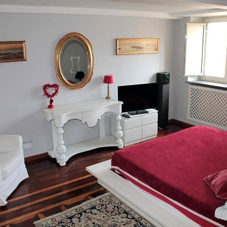 Chiaia Glamour Appartamento Centralissimo Naples Luaran gambar