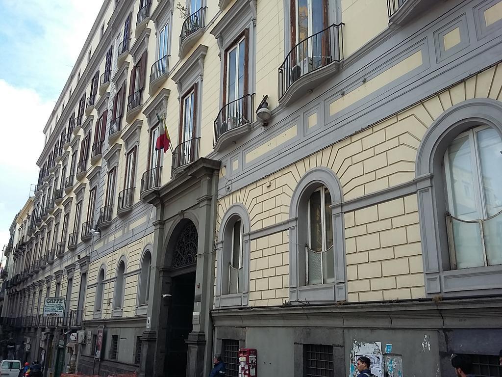 Chiaia Glamour Appartamento Centralissimo Naples Luaran gambar