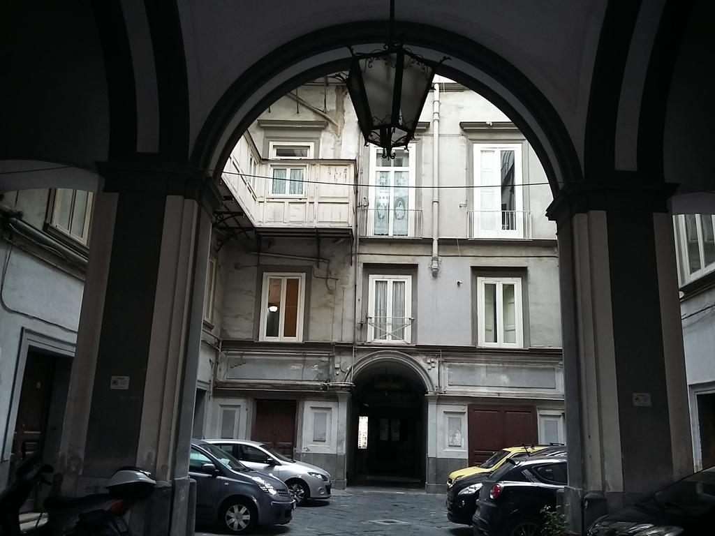 Chiaia Glamour Appartamento Centralissimo Naples Luaran gambar